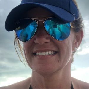 Meet your Posher, Carolina